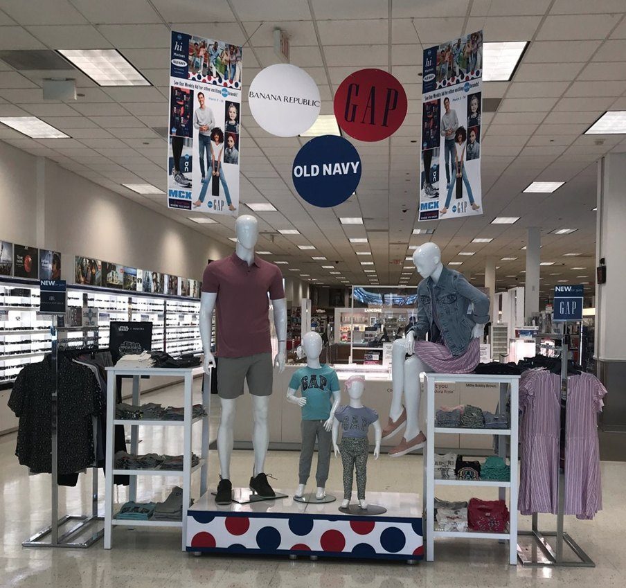 Gap and Old Navy apparel presentation in an exchange
