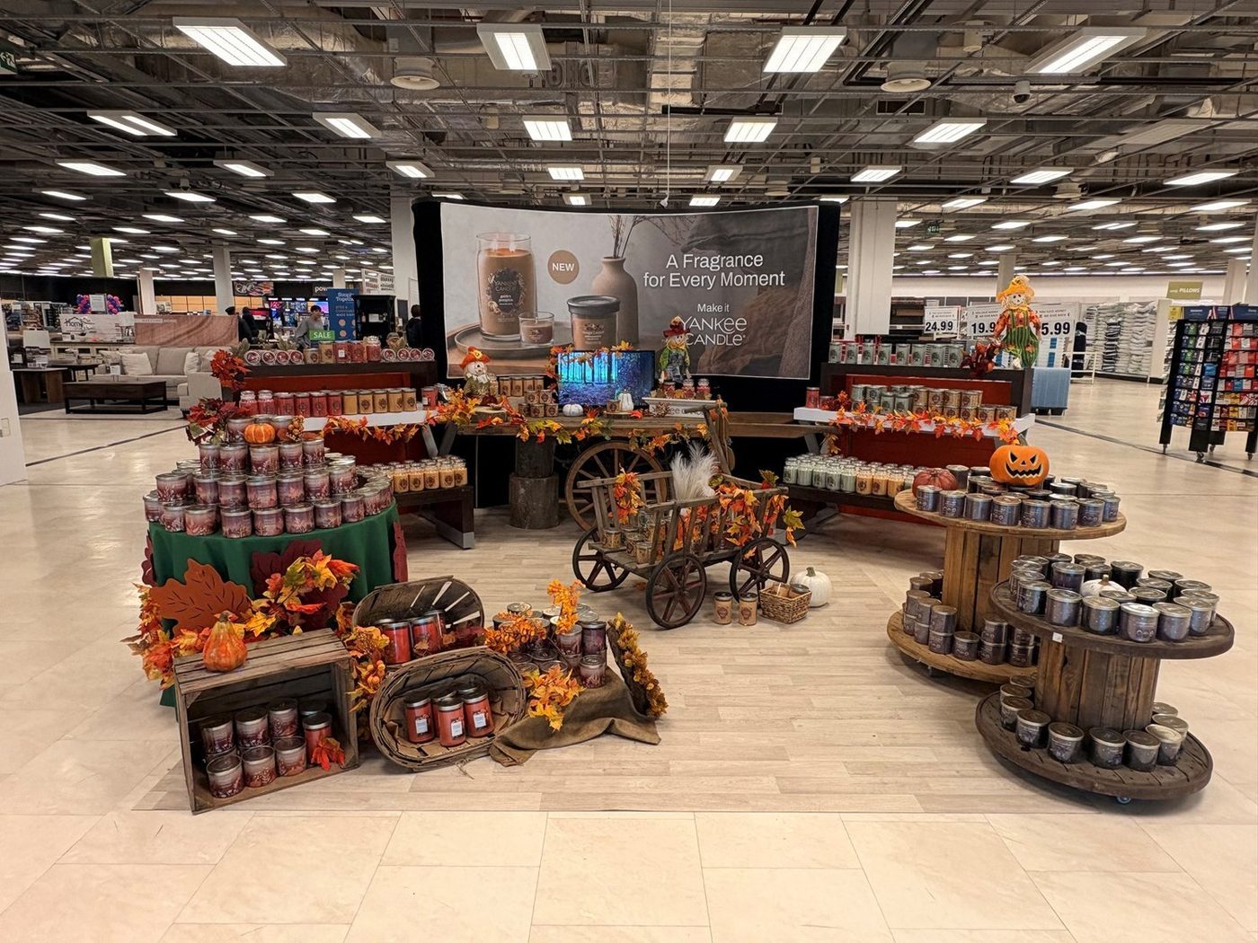 Seasonal home goods presentation at KMCC