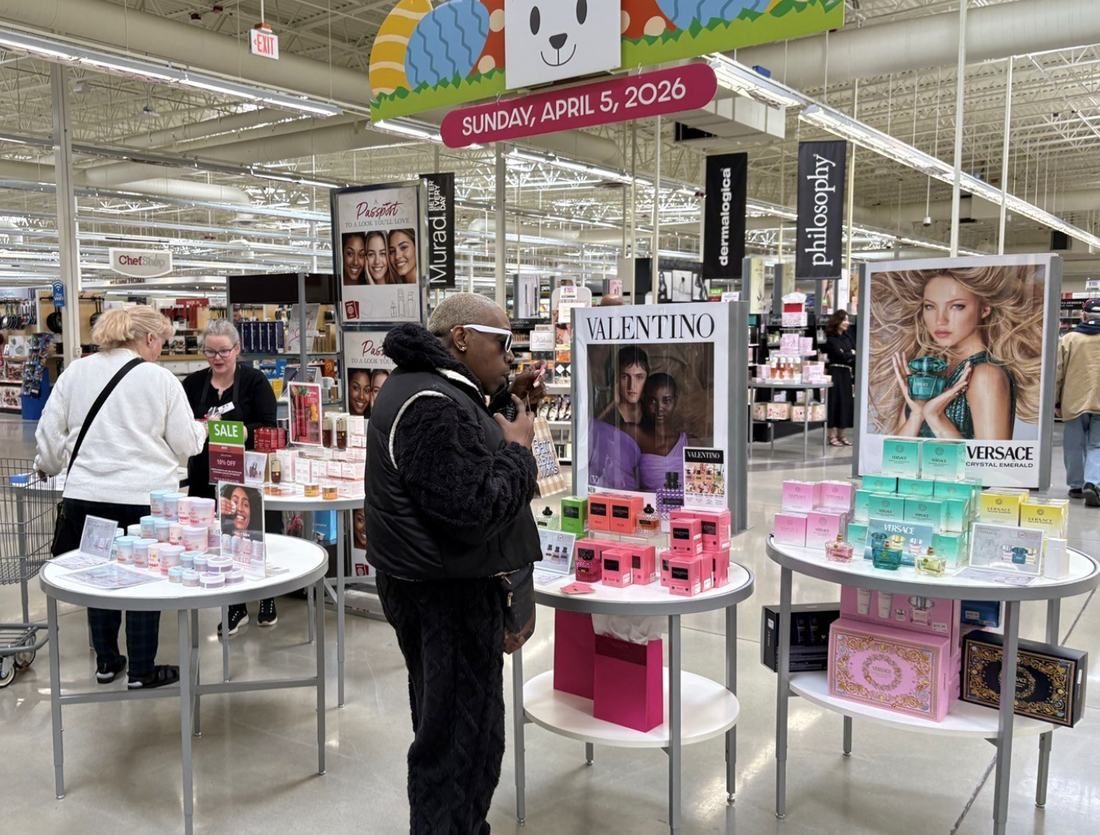 Prestige fragrance event in an exchange